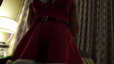 Bimbo Mrs. Claus Gets Fucked For Christmas!