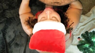 CHEATING ASS MRS. CLAUS CHOKIN ON COCK