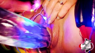 GIANT DILDO XMAS FUN - Milfy ZoomedIn