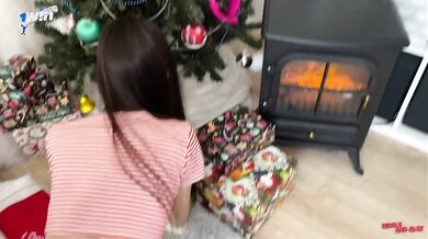 I helped My Stepsister decorate the Christmas tree with my DICK!