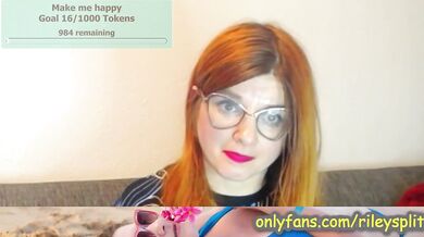 Looking for a gift idea? Your subscription to my OnlyFans would be the best Christmas present ever!