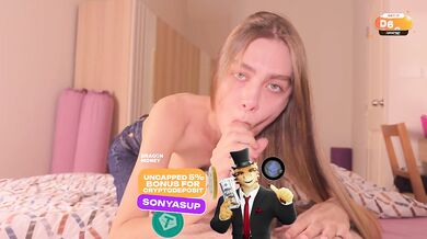 She Asked Neighbor to Open the Jar and Gave him a Gift for it. Blowjob