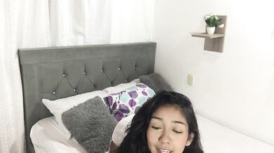 MILF and her girlfriend do VS masturbating