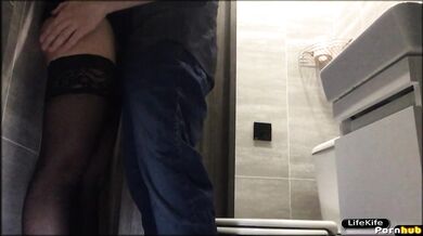 SEXY RUSSIAN GIRL WAS IN THE TOILET OF A NIGHTCLUB AT A PARTY.