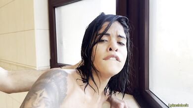 lykos lobo fode minha buceta bem gostoso e mija em minha cara em pleno neve em Bucareste
