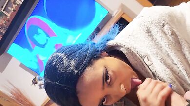 Watching dandadan, my stepsister gives me a sloppy blowjob