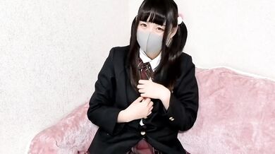 カメラ目線でソフトオナニー