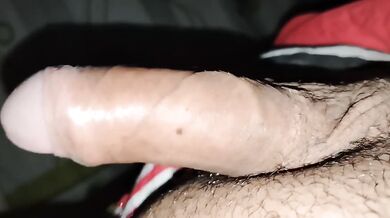 Que te parece mi polla grande ? Te gusta ?