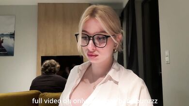This Blonde Intern Lets Her BOSS Do WHATEVER He Wants To Her | Baby Bunzzz