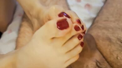 Incredible footjob with sperm fountain