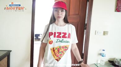 Fucked a pizza delivery girl for being late, got a tip with a powerful creampie in her pussy