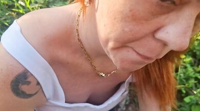 Porcelain Doll meets a fan on Guarujá beach and gives him a blowjob, swallowing his entire cock until she drinks his cum