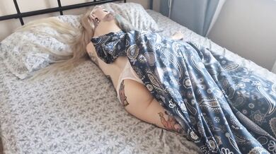 Hot blonde masturbate with dildo and REAL ORGASM