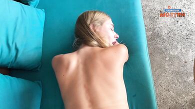 Hot wife is cheating on her husband with her psychologist. Don't tell him please!