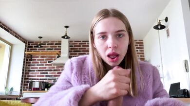 Winter in Europe! Slut CALIFORNIABABE warmed up with a pink fur coat!