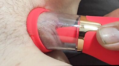 This Sex Toy Sucks up Pussy and Licks it until it SQUIRTS ,must Watch and leave a comment