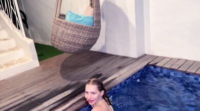Sweet blowjob in the public pool. Cum on hair of Californiababe