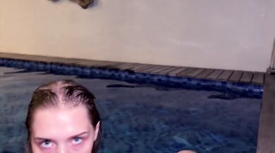 Sweet blowjob in the public pool. Cum on hair of Californiababe