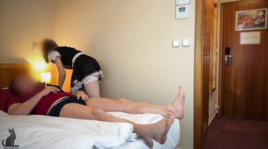 He fucked hotel room service maid while his wife went out into town.