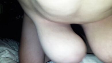 Amateur busty wife love to fuck and cumming. Want her?
