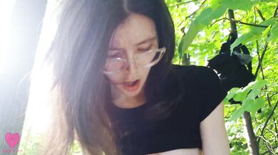 My girlfriend wanted spontaneous sex in a forest grove right next to the path where people pass 4K