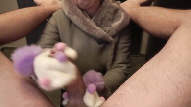 A classmate came to me to study, but the cock jerked off in gloves