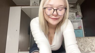 POV: Daddy’s girl wants to suck