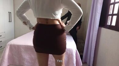 Hotwife does a striptease and serves her husband who arrived tired.