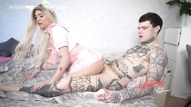Anime girl loves getting cum on her juicy ass (cosplay)
