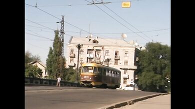 Экстремально обоссала коммунистический памятник