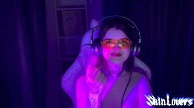 Fucked A Gamer Girl Hard, And She Got An Orgasm From The First Person Close-Up