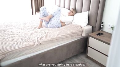 Stepdaughter seduces stepdad by watching porn with door open - step daughter begs for creampie