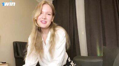 Asmr girlfriend roleplay. POV virtual sex. Stay home and fuck is better than walk.