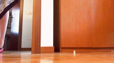 Your Italian giantess reduces you to dust in this magnificent video