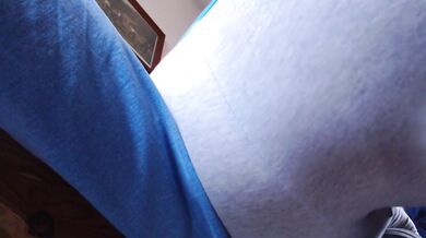 Smelly farts in hot tight yoga pants do you want to smell all?