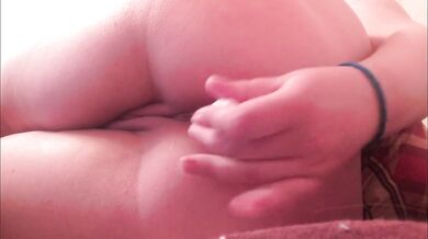 Developed her ass with a finger and a phallus, butt plug in the ass