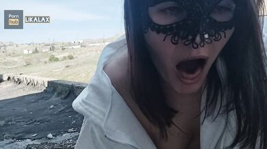Lika Lax in full view on the construction site fucked herself in the throat and hard squirted