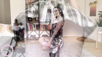 Slutty Nerd Turned On By Erotica ASMR Bootyclapping
