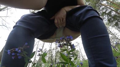 Mature BBW outdoor pissing and hairy pussy POV.
