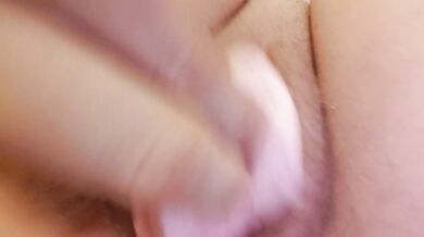 Rubbing marshmallow in my tight vagina