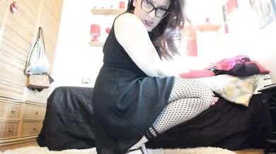 Dominated shrunken smells all my farts - Hardcore giantess vore video