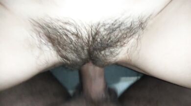 I fuck a hairy pussy and she gets a lot of cum