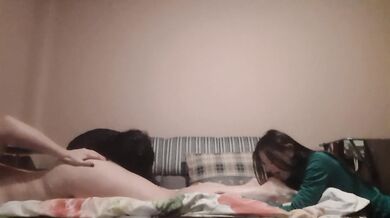 Кончаю по несколько раз, когда мне лижут пятки и попку одновременно - lesbian_illusion