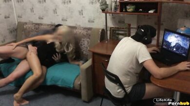 RUSSIAN CUCKOLD.I WAS FUCKED BY HIS FRIEND WHILE HE WAS PLAYING COMPUTER GAMES