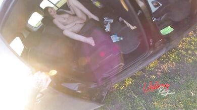 Fuck a stranger in the car in the middle of the field