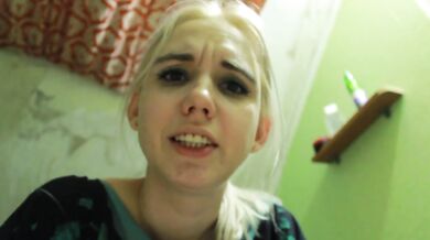 humiliates me like his bitch, I want to cum on her
