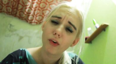 humiliates me like his bitch, I want to cum on her