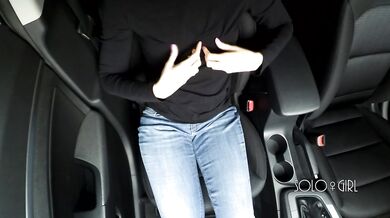 Public masturbation in the parking lot, almost caught while play with pussy