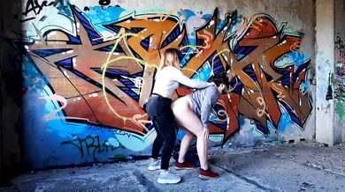 NEAR THE RAILWAY HE FUCKS ME, THEN I FUCK HIM (MASSAGE PROSTATE)