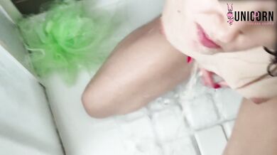 SPYING my STEP SISTER have a shower, she asked me to PEE IN HER MOUTH.drink